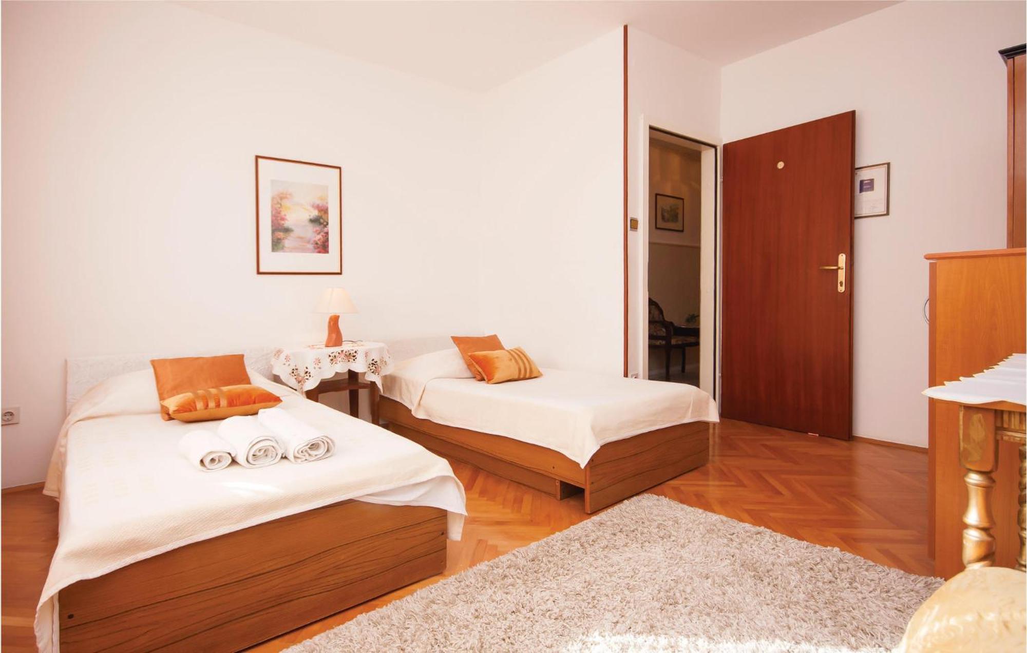 Cozy Apartment In Brodarica With Wifi Extérieur photo