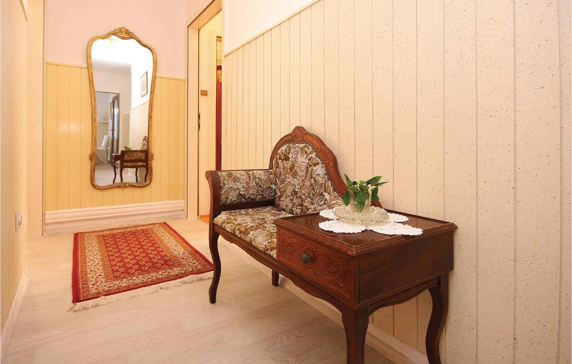 Cozy Apartment In Brodarica With Wifi Extérieur photo