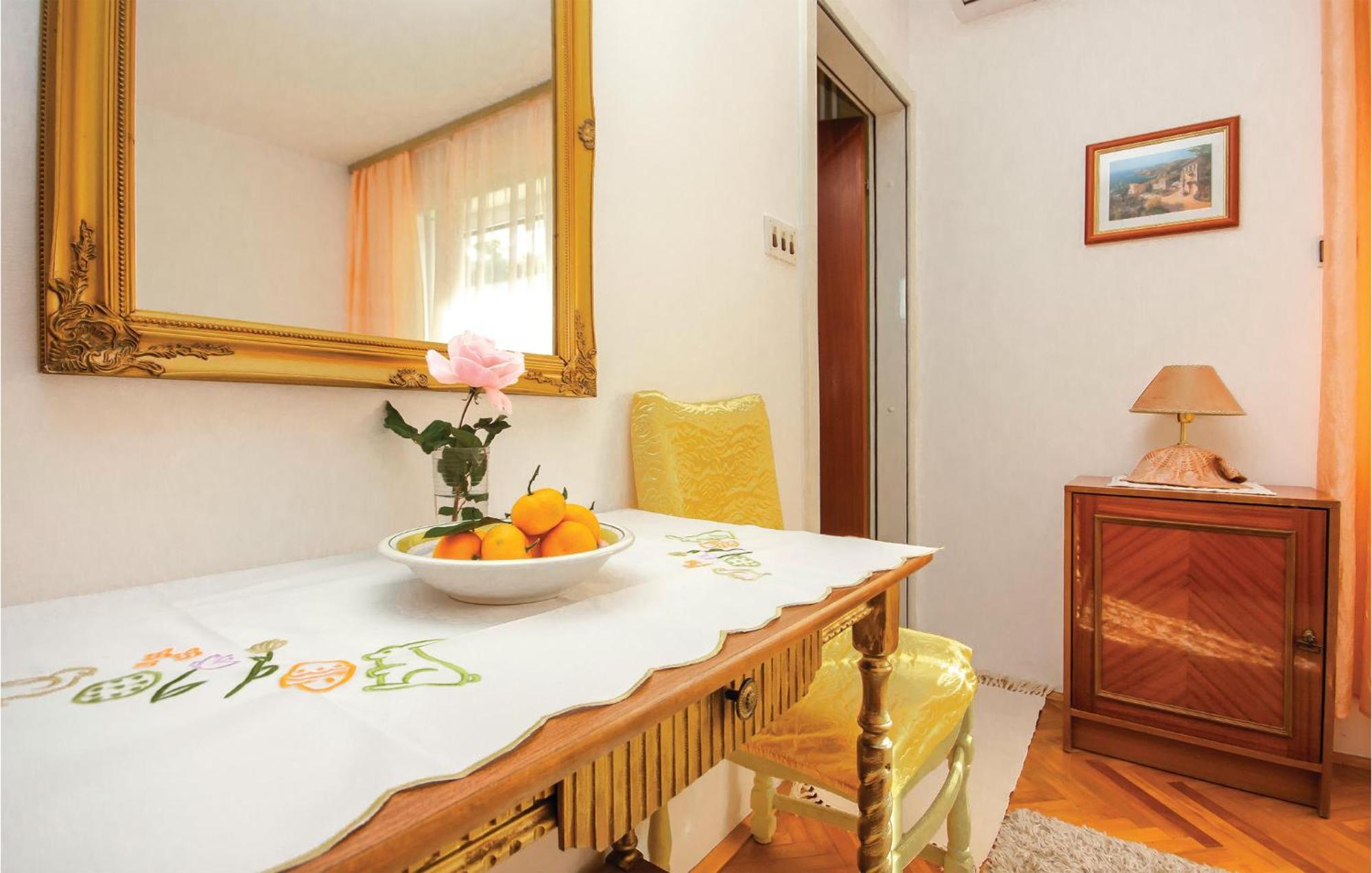 Cozy Apartment In Brodarica With Wifi Extérieur photo