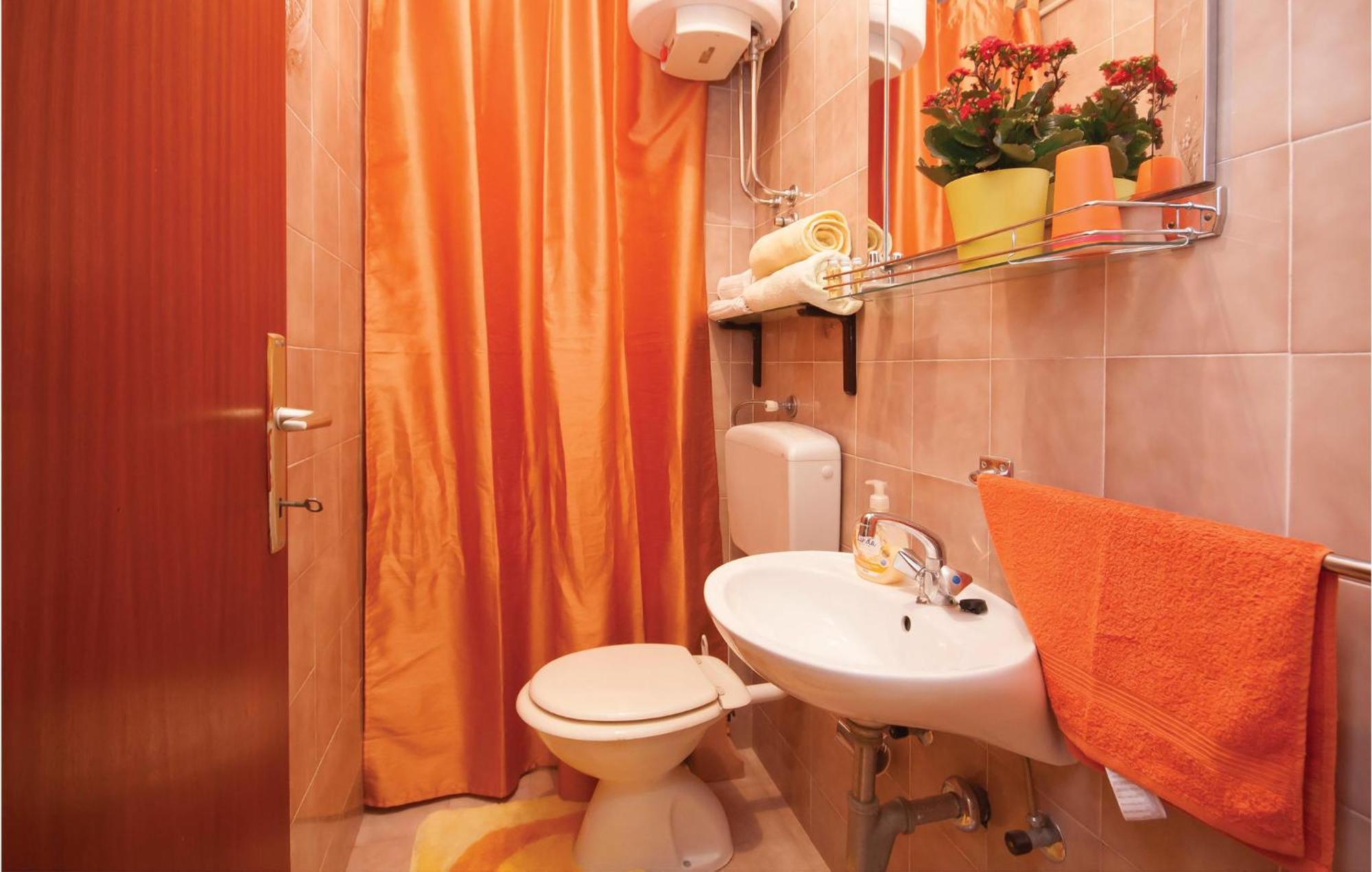 Cozy Apartment In Brodarica With Wifi Extérieur photo