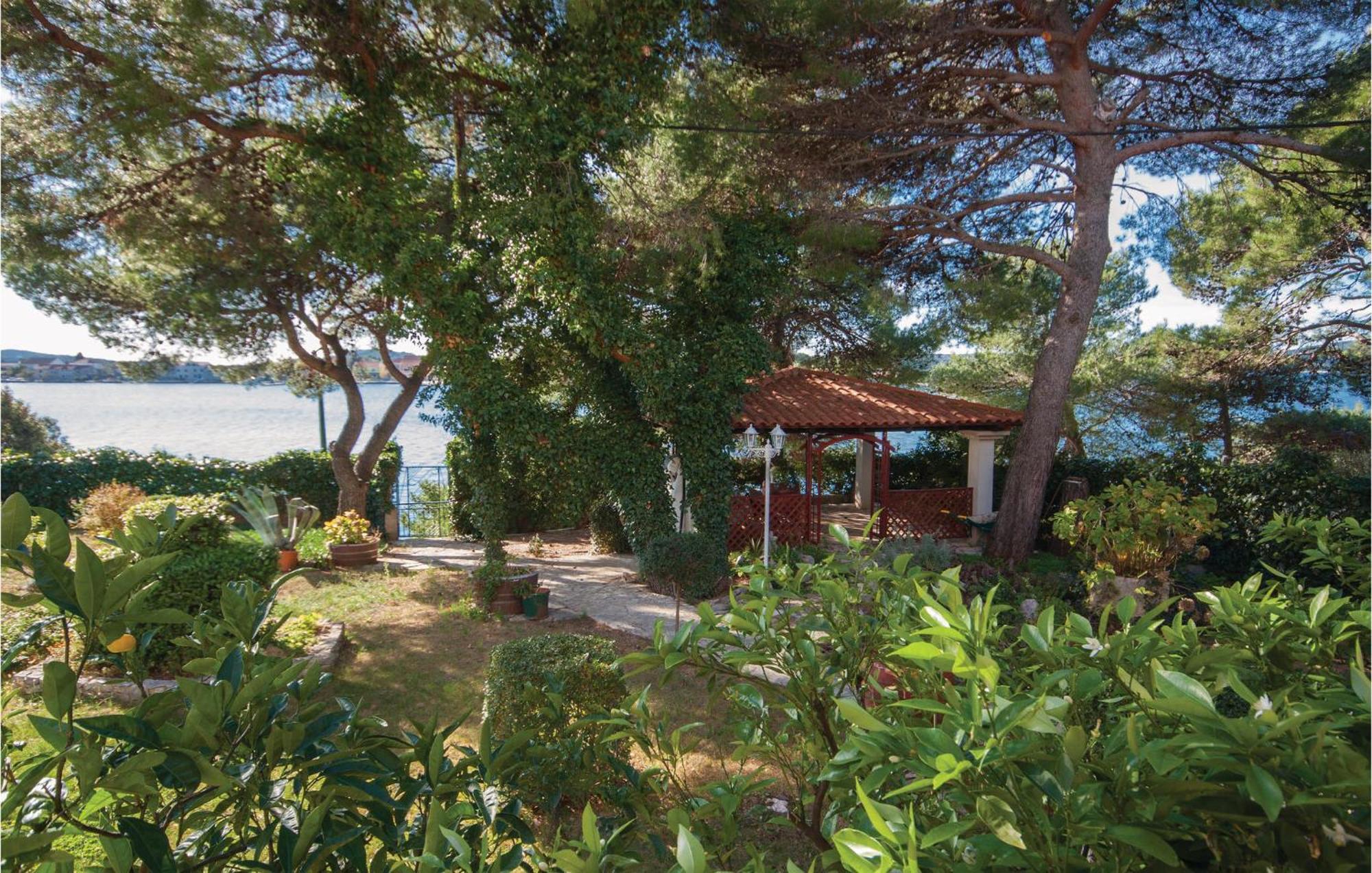 Cozy Apartment In Brodarica With Wifi Extérieur photo